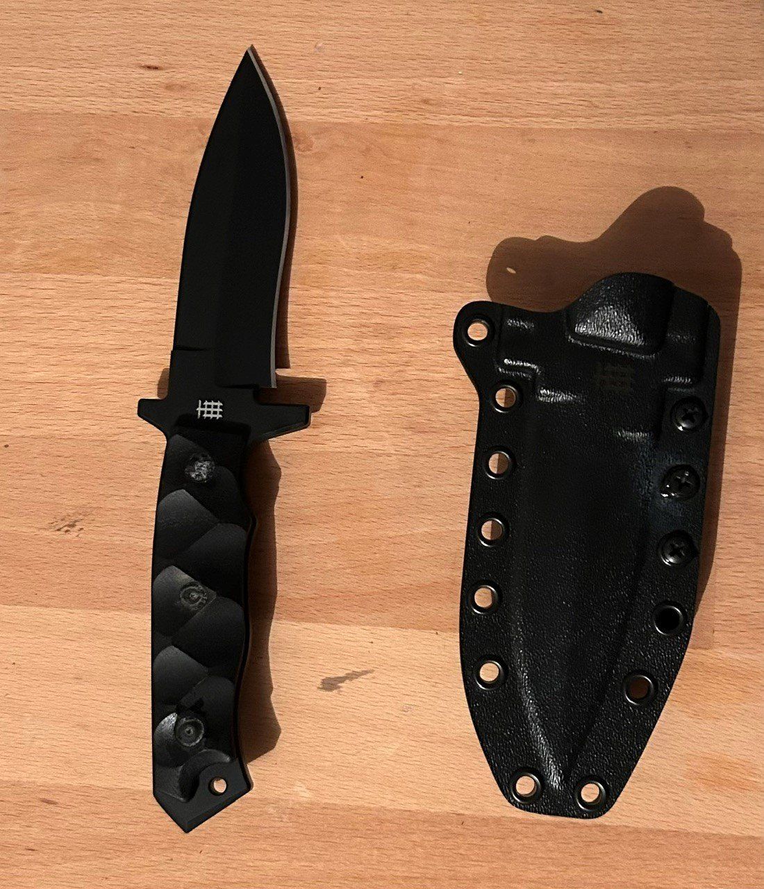 Coltellini militari: Halfbreed Blades Medium Clearance Knife Fixed Blade – Nuovo (secondo la descrizione) da St. Antoni venduto da Wulpus