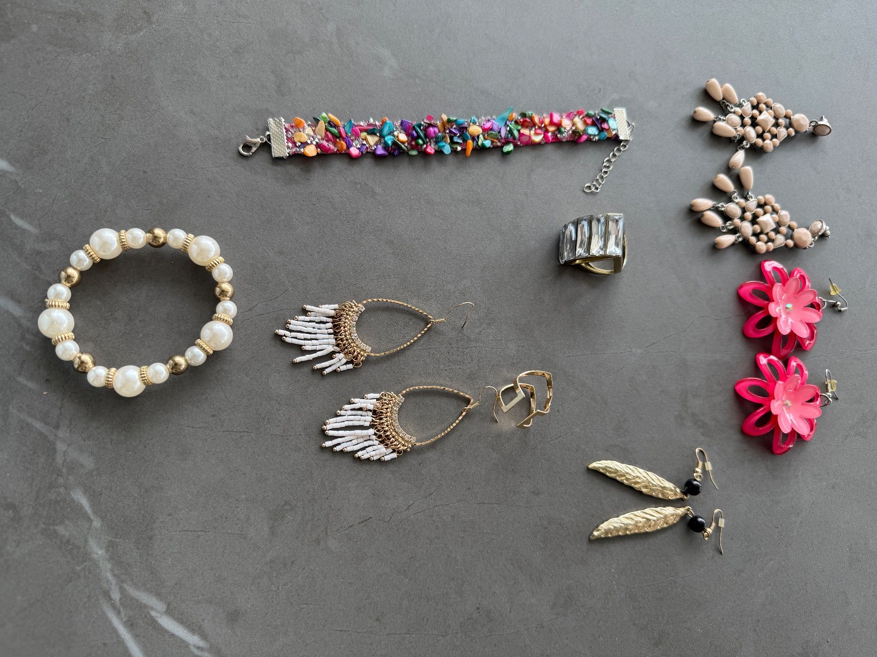 Colliers: Diversen Modeschmuck und Haarspangen – D'occasion à Altishofen par UrsulaP0102 5