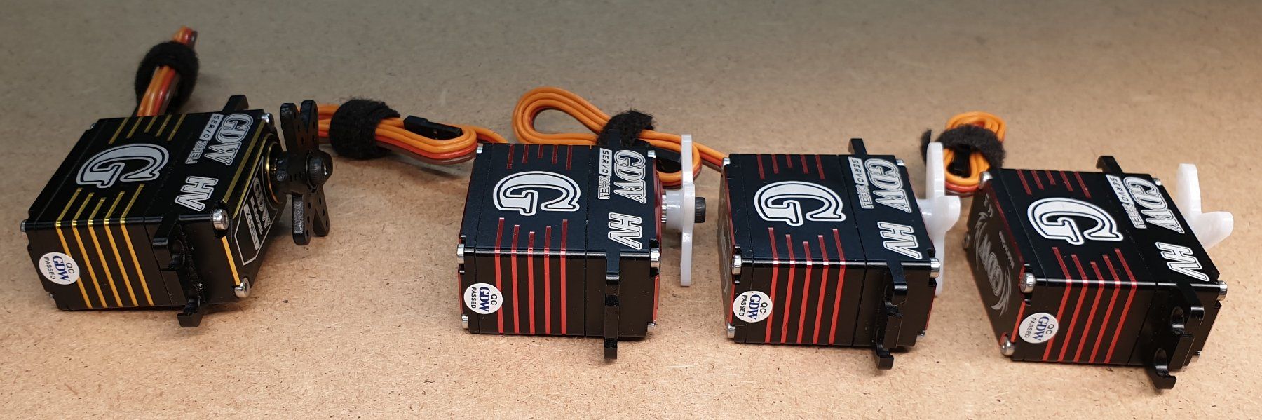 RC Kits de montage: GDW Heli Servos Set – Neuf (Voir description) à Ohmstal par p-51d 5