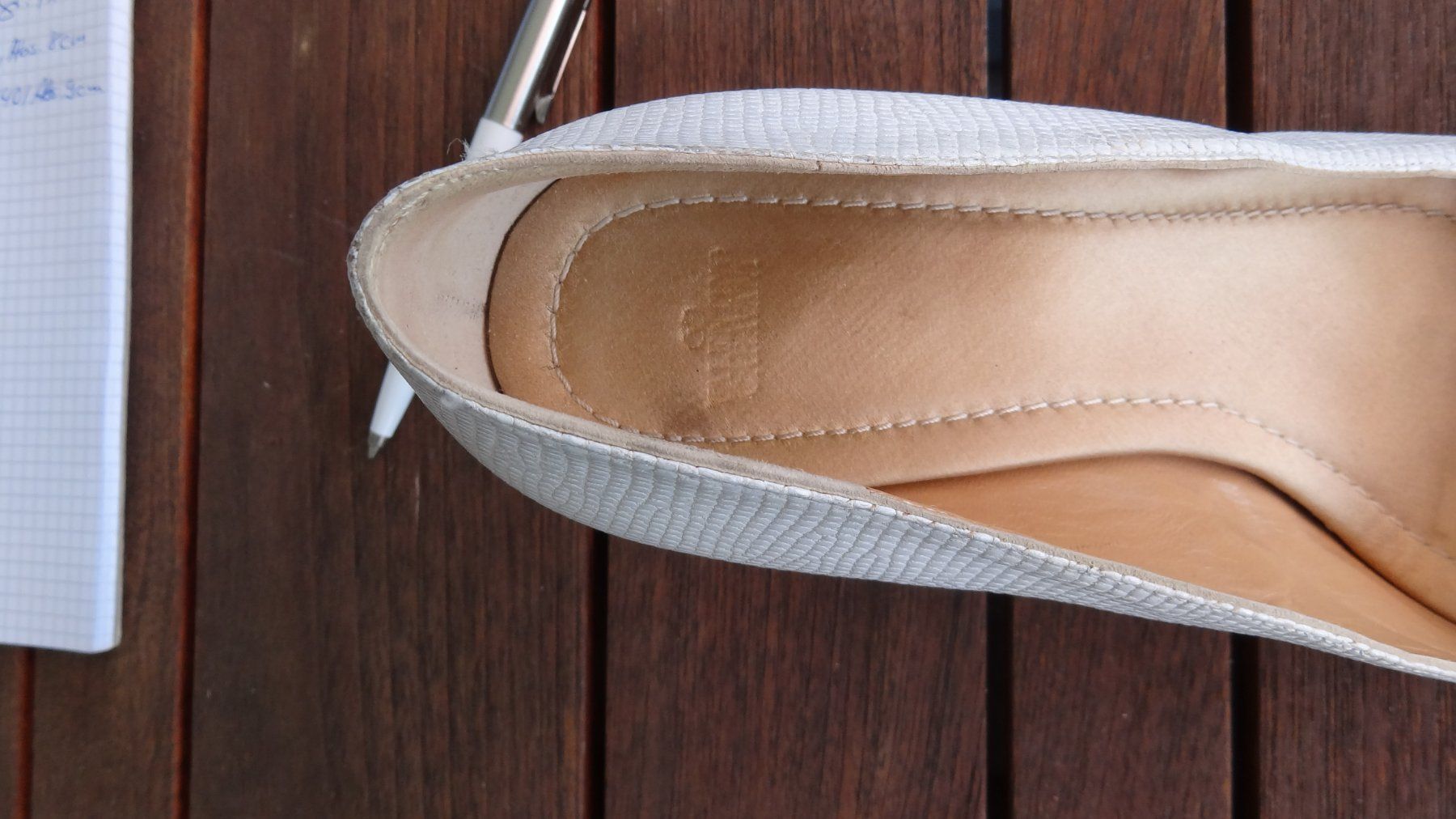 Scarpe da donna: Pumps, weiss, geprägtes Leder – Usato da Erlenbach ZH venduto da November-Ergometer 3