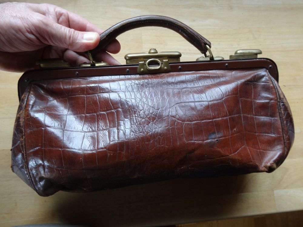 Sacoche Médecin Vintage En Cuir De Crocodile F.A.M Paris - Fin XIXe-début XXe Siècle - Occasion