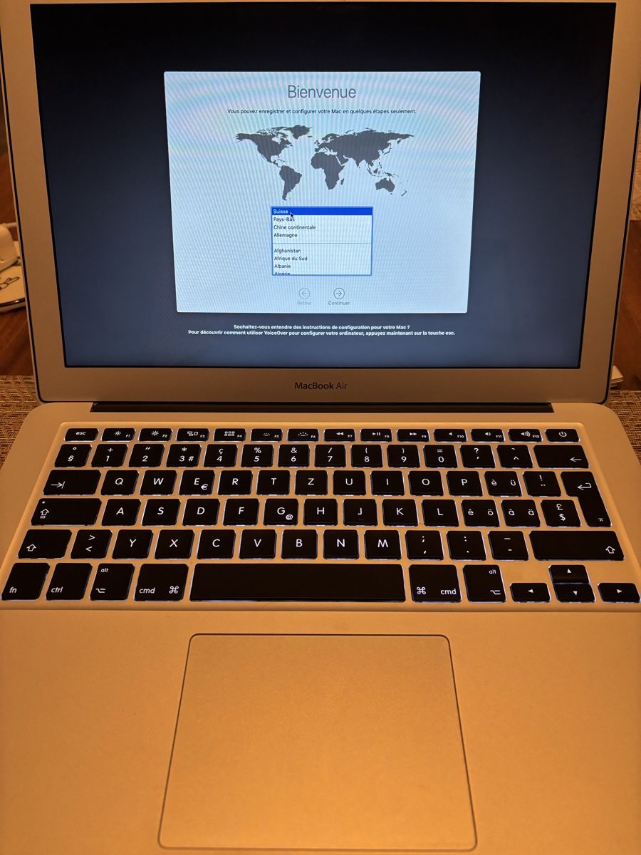 Apple Notebook: MacBook Air processor 1,4 GHz Memory 4 Go 1600 MHz – Usato da Zürich venduto da william933