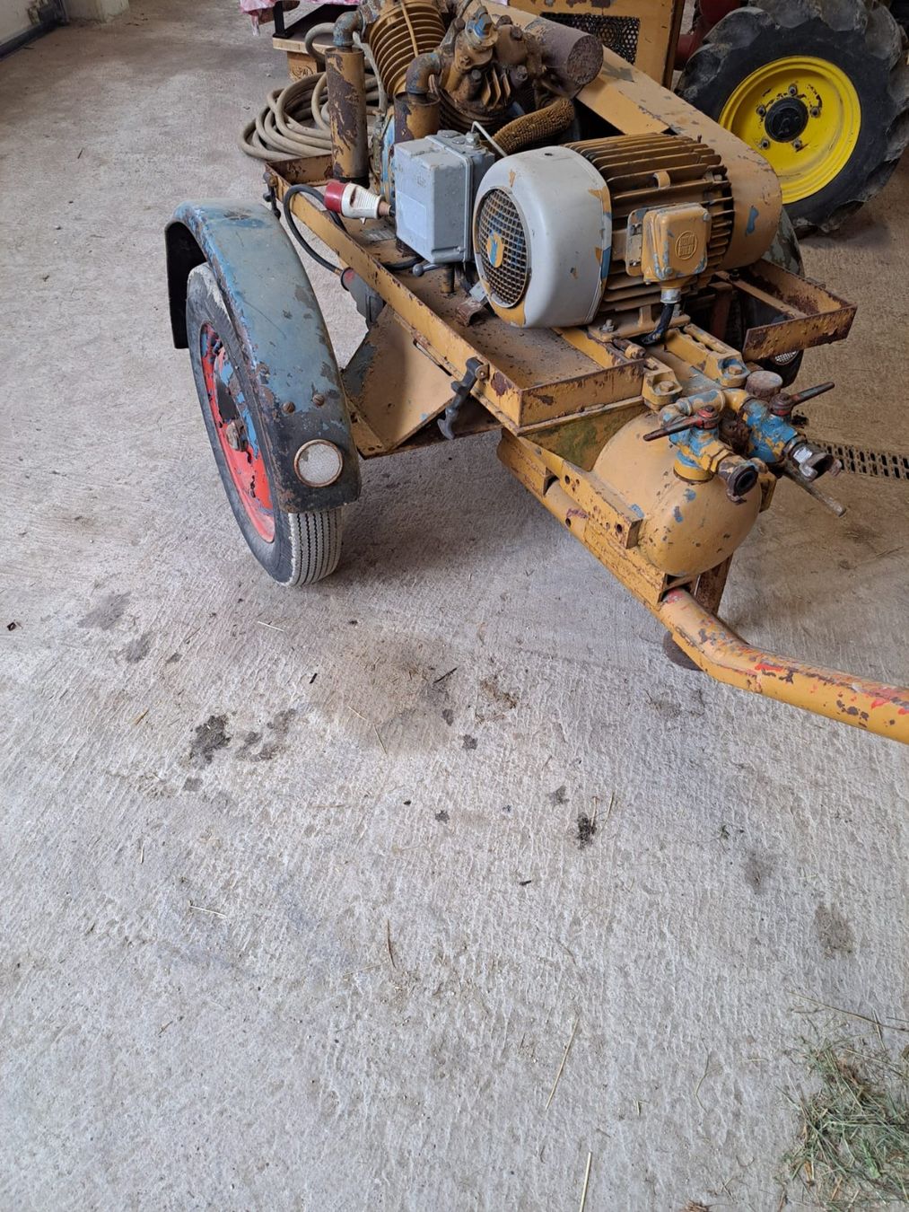 Kompressoren: Luftkompressor/ Baukompressor – Gebraucht aus Welschenrohr von vario32 4