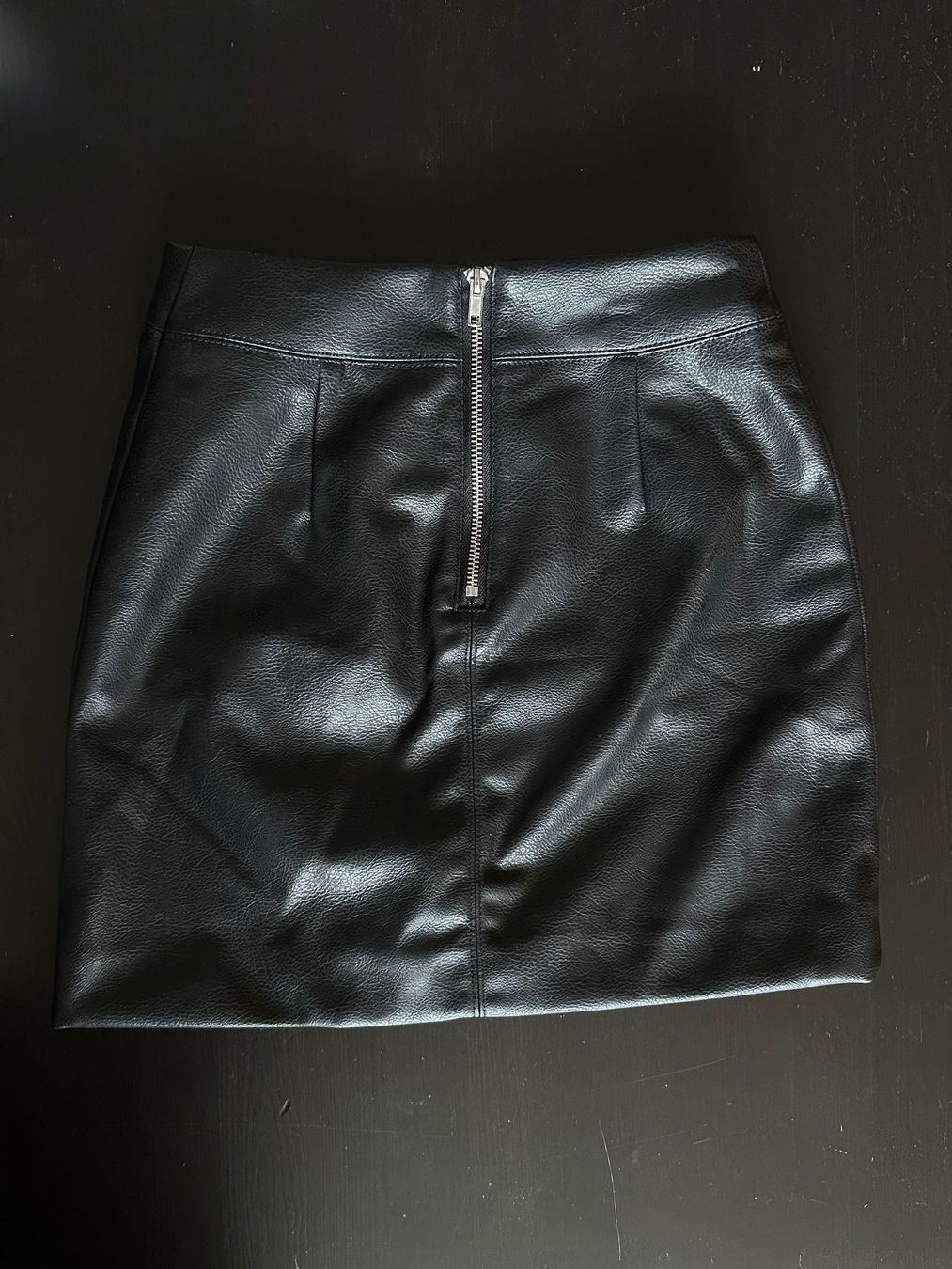 H&M Jupes: Schwarzer Rock mit Kunstleder – Neuf (Voir description) à Schlieren par car_2bwb 1