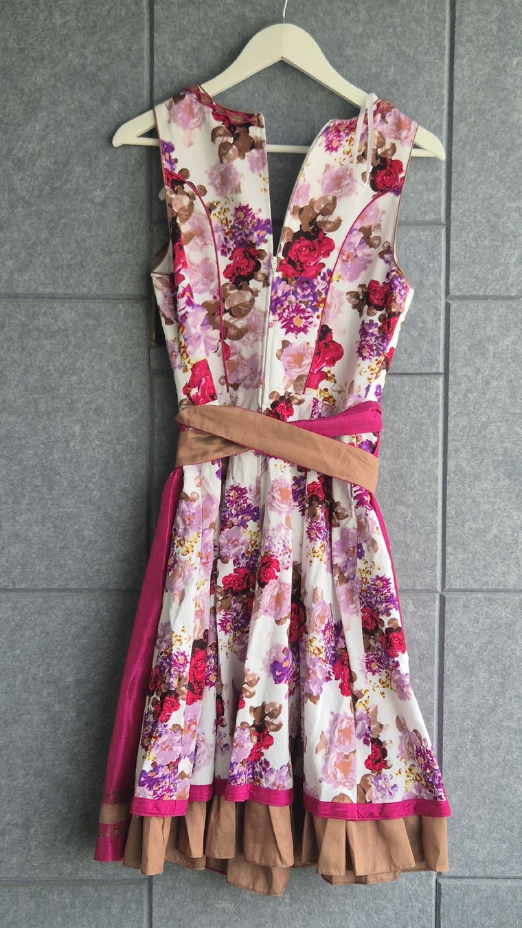 Costumi: Spieth & Wensky Dirndl-Set Gr. 38 mit Bluse & Kette – Usato da Zürich venduto da kirkfdjg 1