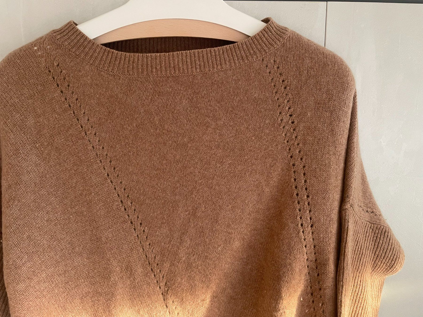 Maglioni & Felpe: pull 100% cachemire s beaux détails – Usato da Lausanne venduto da mg_e