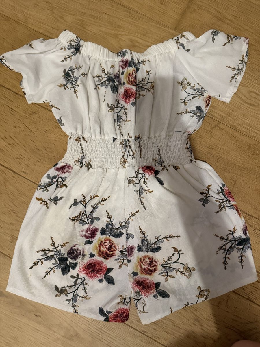 Shein Tute: Overall weiss Blumenmuster Grösse L gut erhalten – Usato da Biberist venduto da bierikim 1