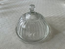 Piatto con campana in vetro decorato