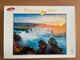 Puzzle 2000 Teile Wasserfall Landschaft