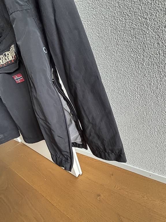 Napapijri Giacche & Cappotti: Kinder Regenjacke NAPAPIJRI – Usato da Riggisberg venduto da NZsheep 1