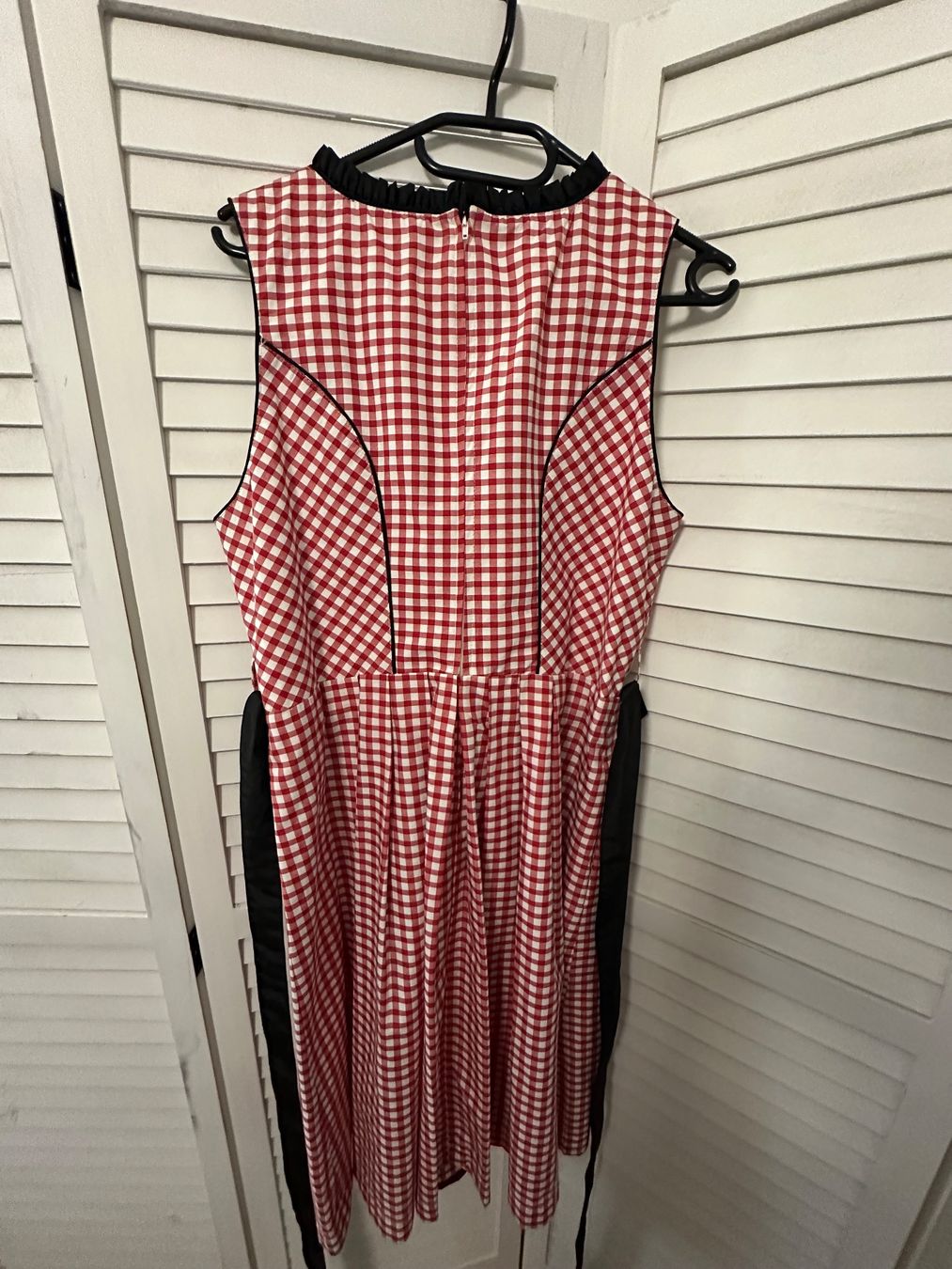 Robes: Dirndl, Grösse 42 mit Bluse – D'occasion à Schaffhausen par lar_wk6h 2