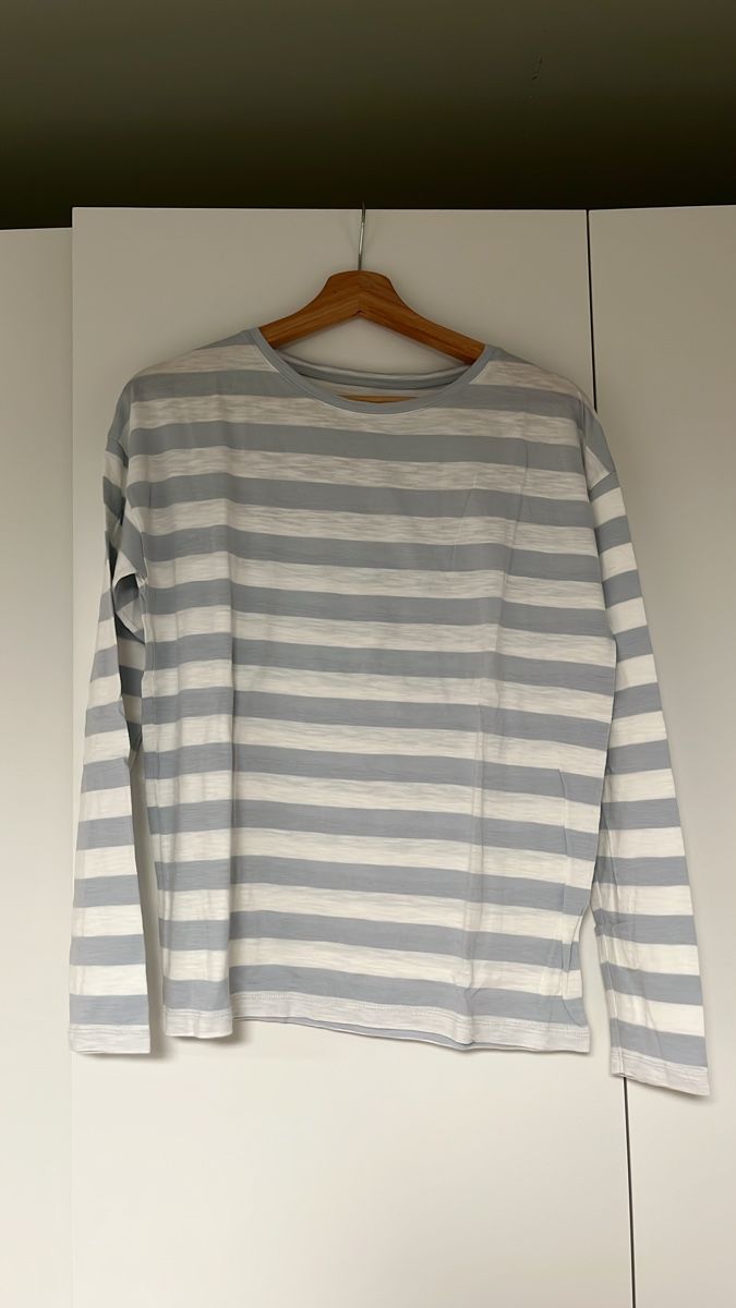 T-shirt: Langarmshirt gestreift hellblau weiss – Nuovo (secondo la descrizione) da Winterthur venduto da lafr21