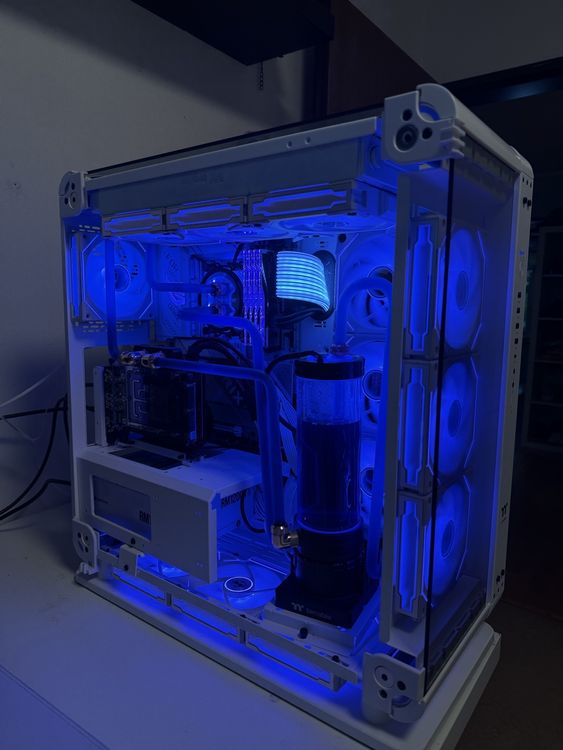 High-End Gaming PC | RTX 5080 Watercooled | Ryzen 7 9800X3D (Gebraucht ...