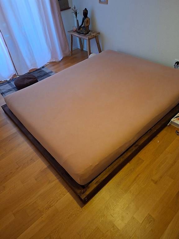 Betten: Bett (160x200cm) mit Lattenrost – Gebraucht aus Bern von chr_lzv9 2