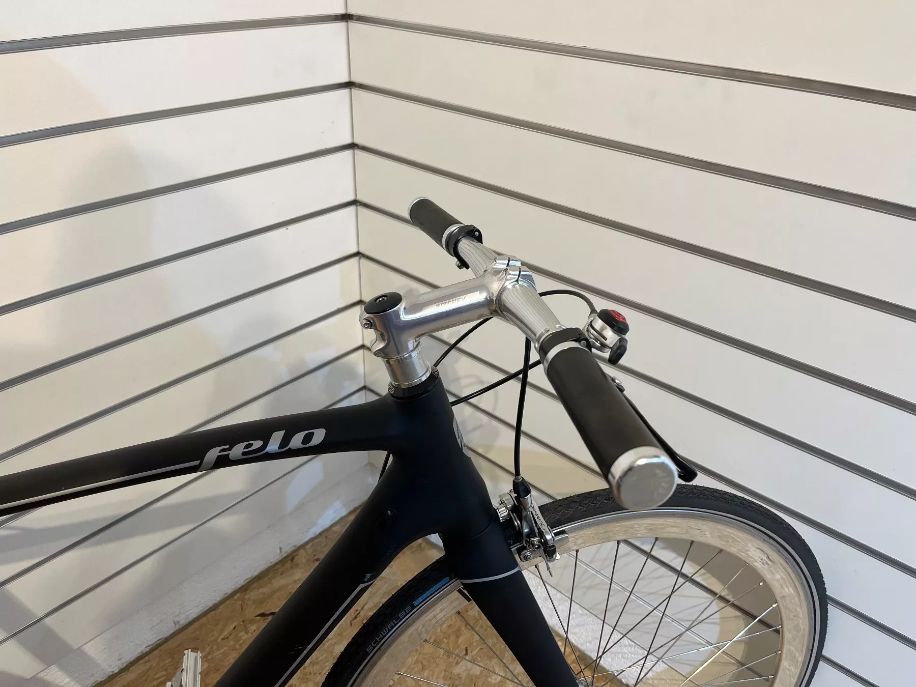 Velos: Felo Velo – Neu (gemäss Beschreibung) aus Zürich von til_smy2 4