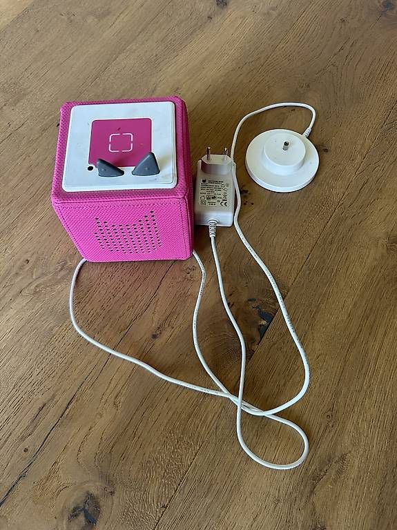 Spielzeuge: Toniebox pink inkl. Ladekabel – Gebraucht aus Jona von san_f22r