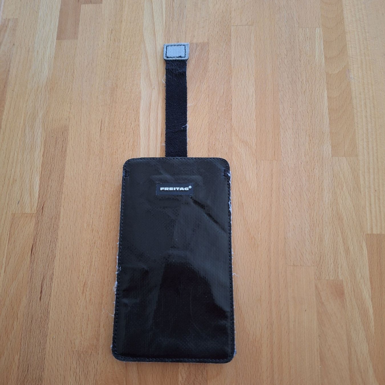 Freitag Cover & Protezioni schermo: "Freitag" Handyhülle, schwarz – Usato da Schöftland venduto da casalti