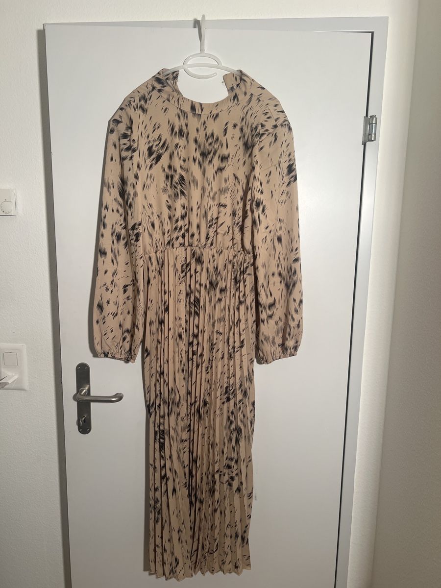 Vestiti: Maxikleid Beige Gr. L leoprint – Nuovo (secondo la descrizione) da Winterthur venduto da tan_f66m