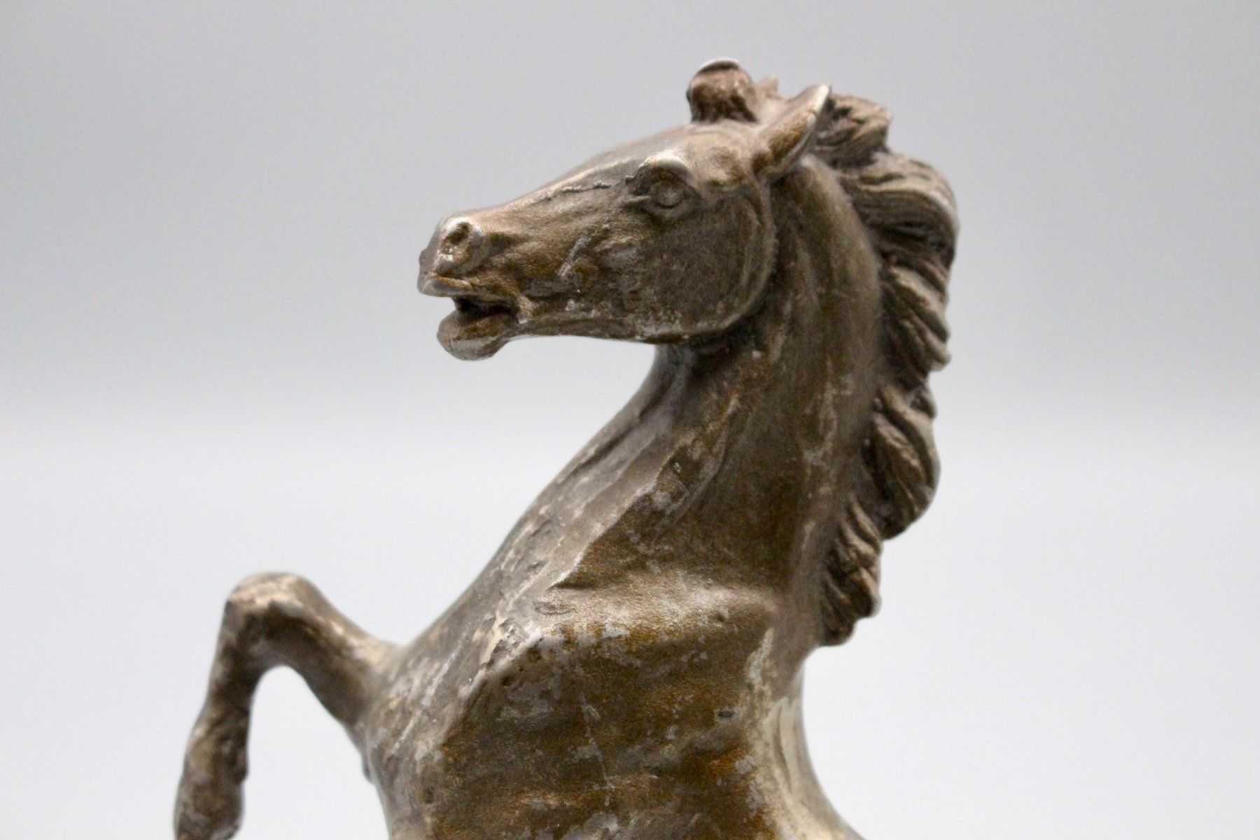 Sculture & Statue: Alte Pferdeskulptur Steigender Hengst – Usato da Bruettisellen venduto da Collector_Store 7