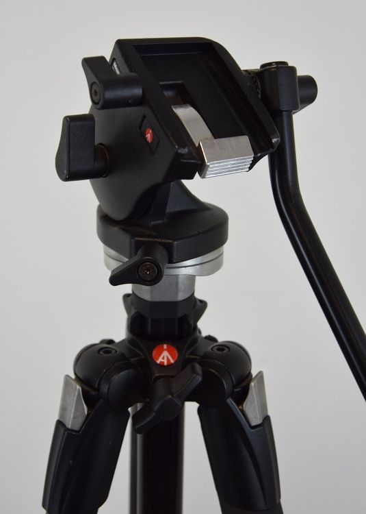 Manfrotto Treppiedi & Teste: Manfrotto Stativ 190XB & Kopf 700RC2 360° Schwenkbewegung – Usato da Wohlenschwil venduto da Dapara 2