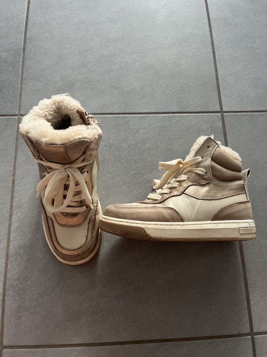 Schuhe für Mädchen: Clic Schuhe gefüttert – Gebraucht aus Wetzikon ZH von jen_bcq5 1