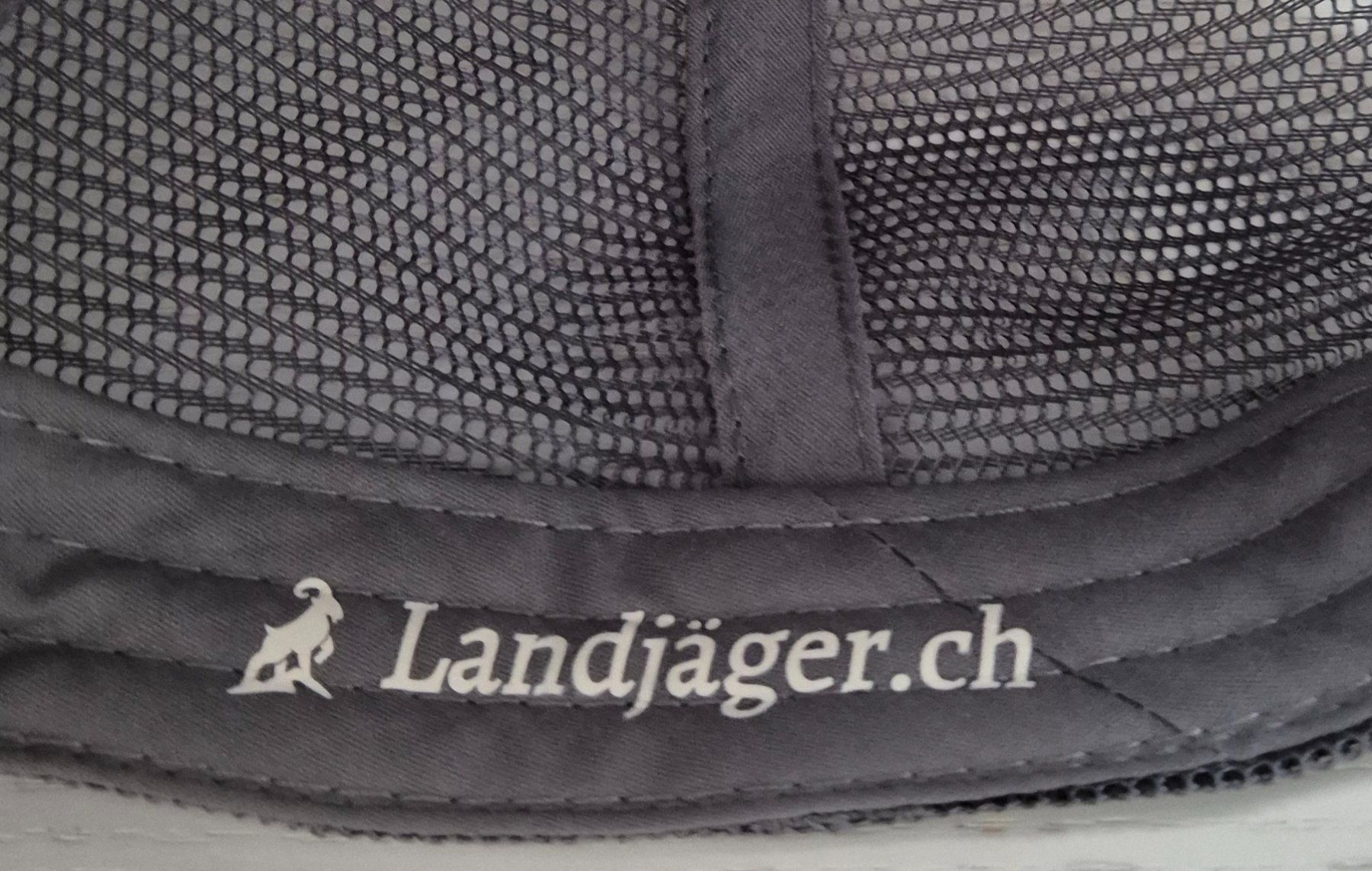 Copricapi, berretti & cappellini: Landjäger.ch    Schwarz / Grau – Nuovo (secondo la descrizione) da Buochs venduto da Cats_nw 3