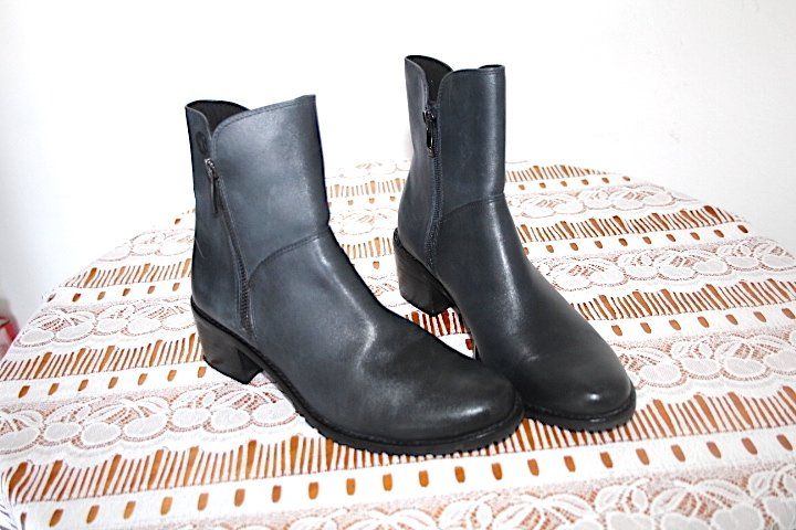Chaussures femmes: Stiefeletten, Caprice Gr. 38 – D'occasion à Locarno par madame-tus-sauds