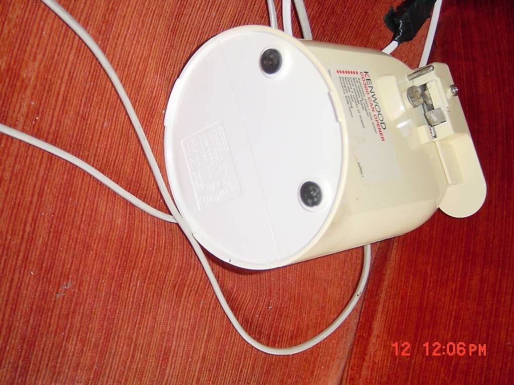 Cuisines complètes: Büchsenöffner Kenwood alt – D'occasion à Ennetbürgen par Dosi6 3
