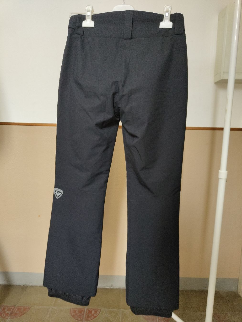 Rossignol Sci: Pantaloni da sci ner Rossignol, taglia XS – Usato da Lugano venduto da mar_5j2q 1