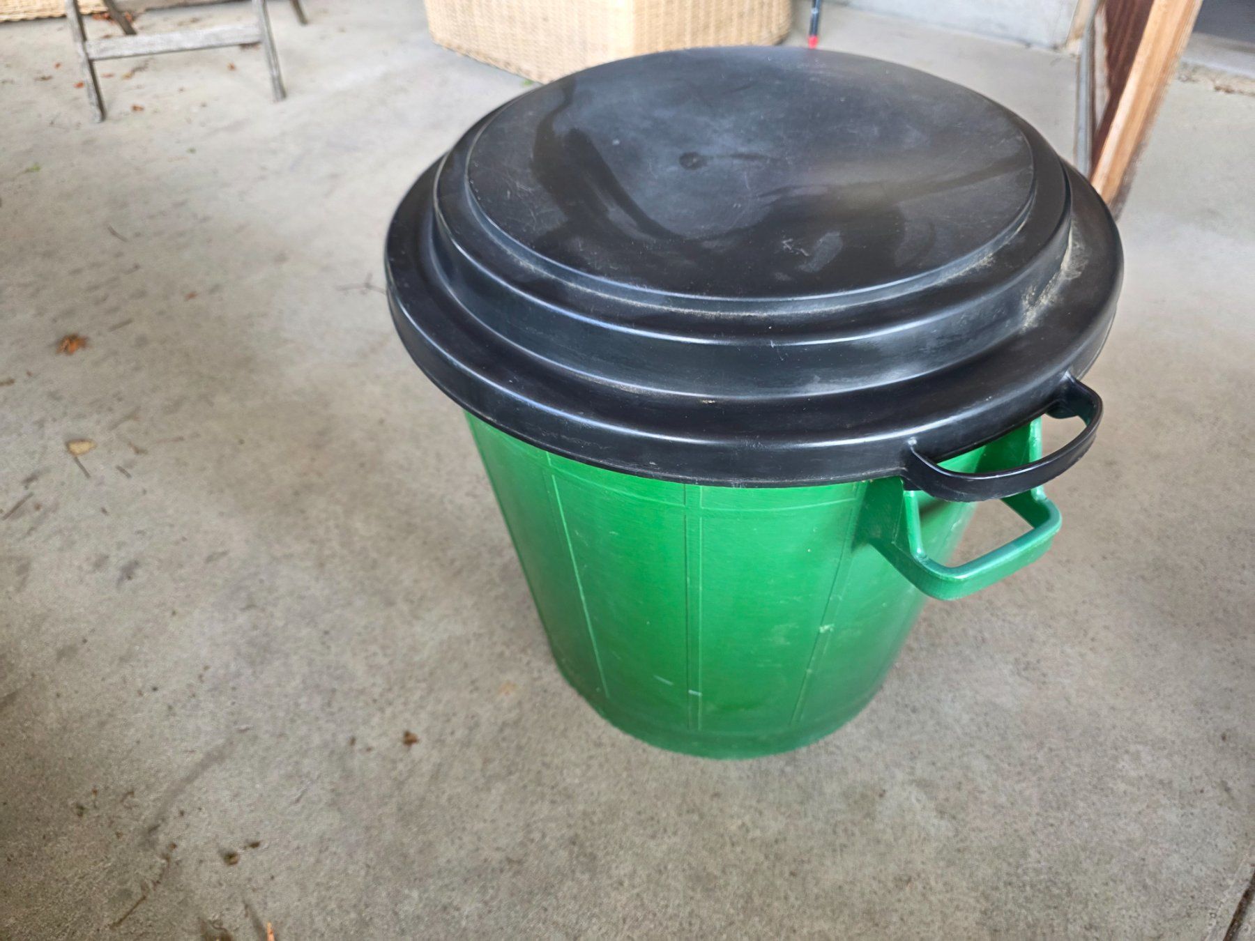 Autres articles pour la maison: grüne Garten Tonne Abfall Wasser Eimer 51 cm – D'occasion à Walterswil BE par Lonitti 4