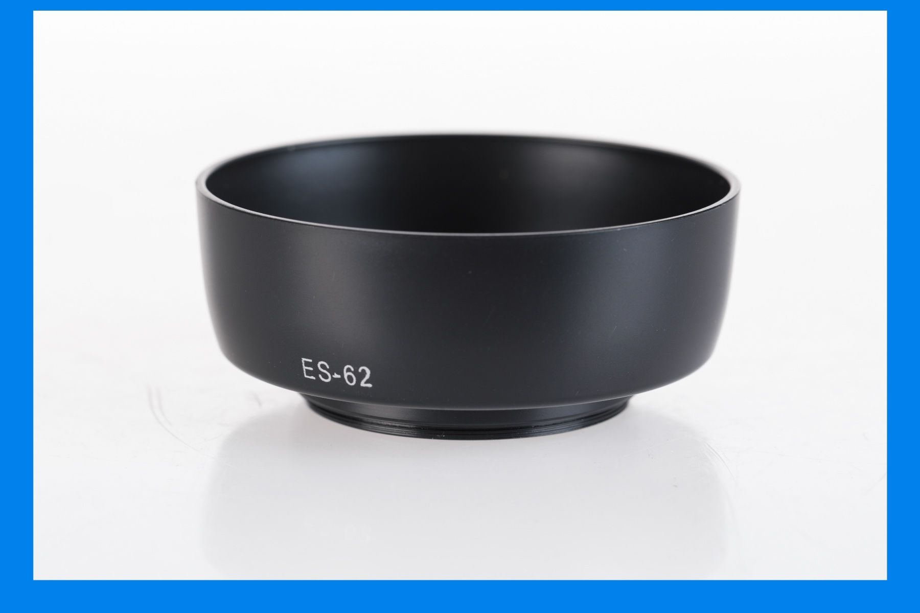Canon Fotocamera: Paraluce Canon ES-62 – Nuovo e nell'imballaggio originale da Muralto venduto da FotoGarbani 1