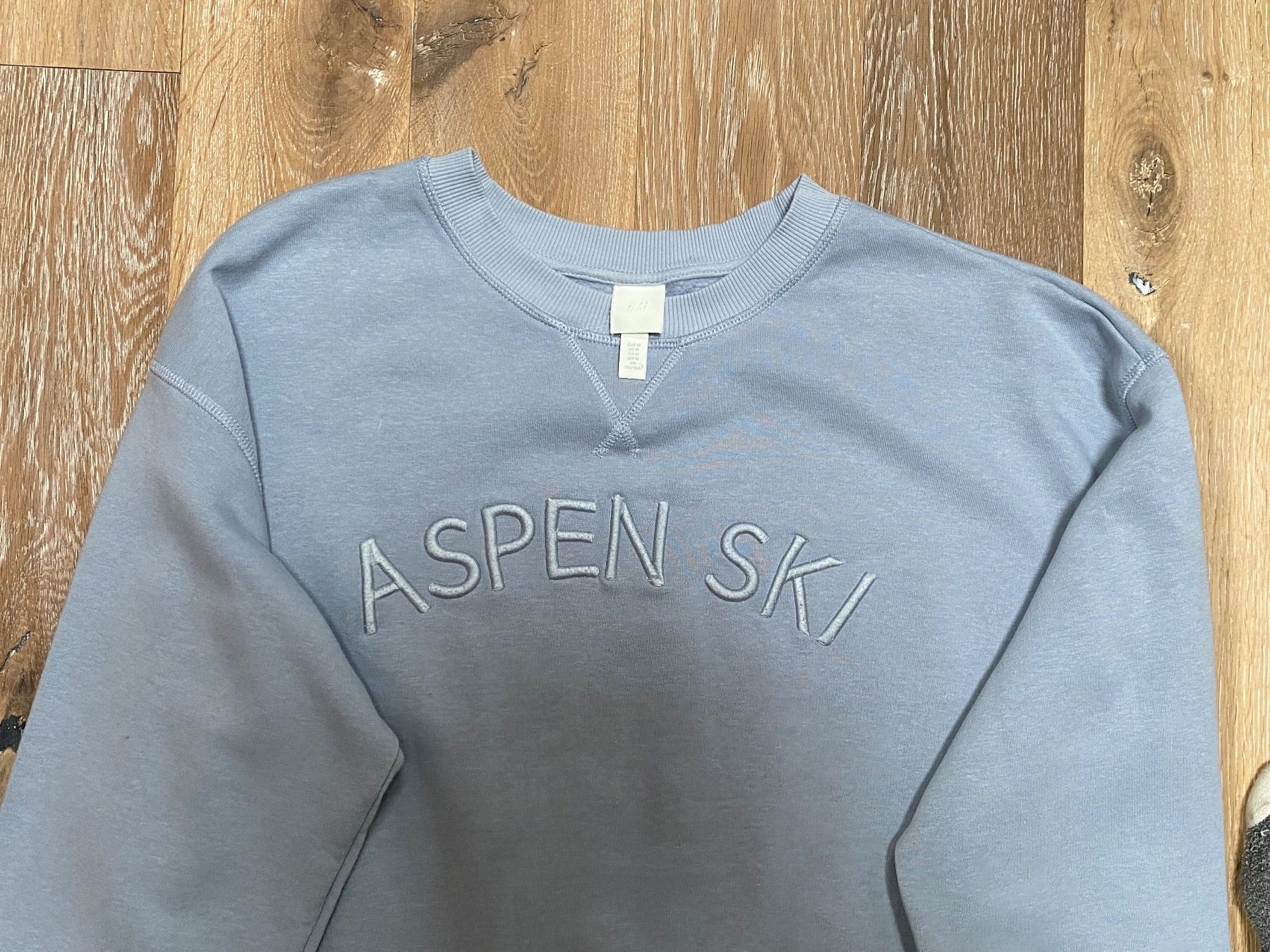 H&M Maglioni & Felpe: Great light blue H&M sweatshirt. M – Usato da Grund b. Gstaad venduto da PlageNeige 1