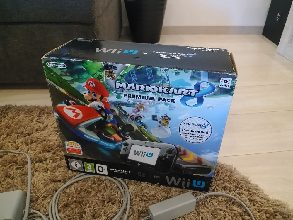 Nintendo Wii U 32GB, Mariokart 8, LAN, WLAN, HDMI, +2. Akku