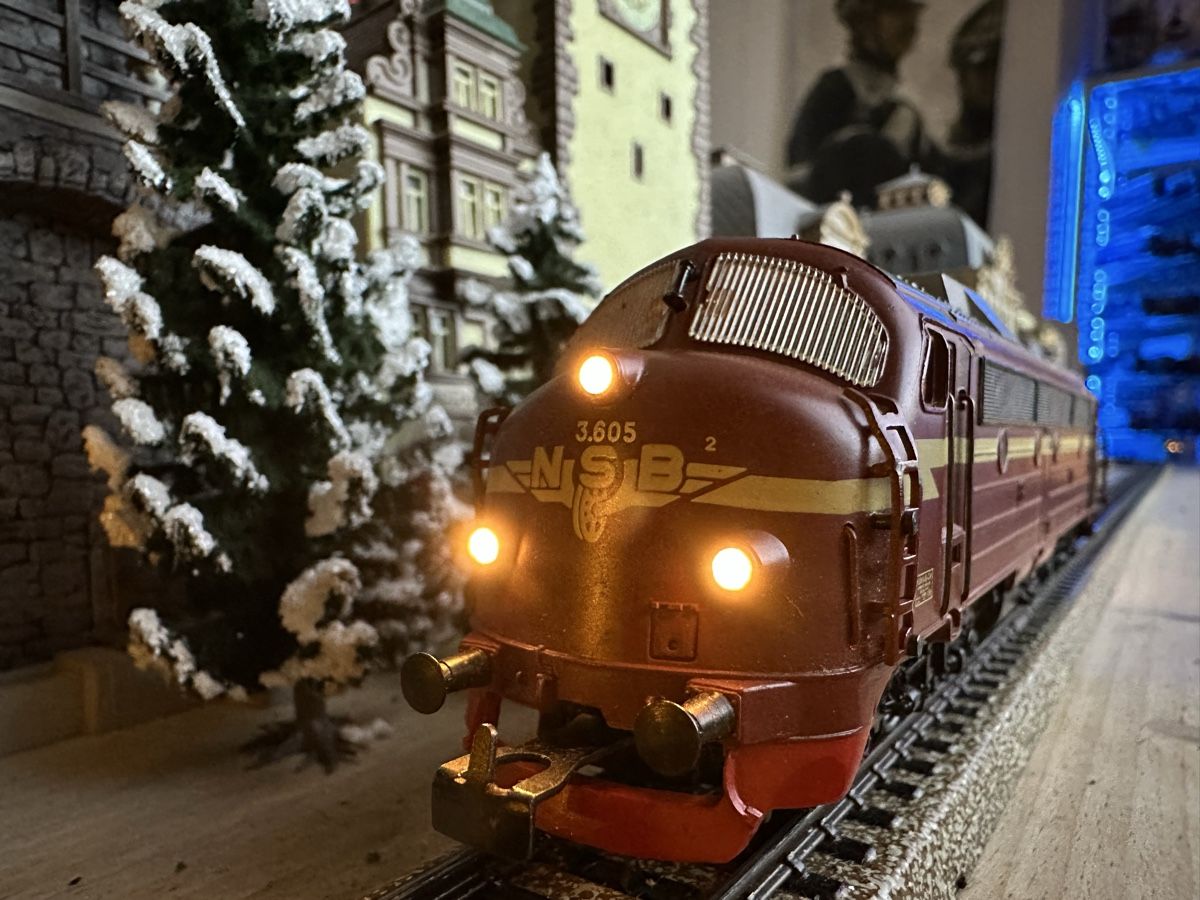Märklin Modellini di ferrovie: Märklin 3143 NSB BR Di 3 – Usato da Lupsingen venduto da New-Haven