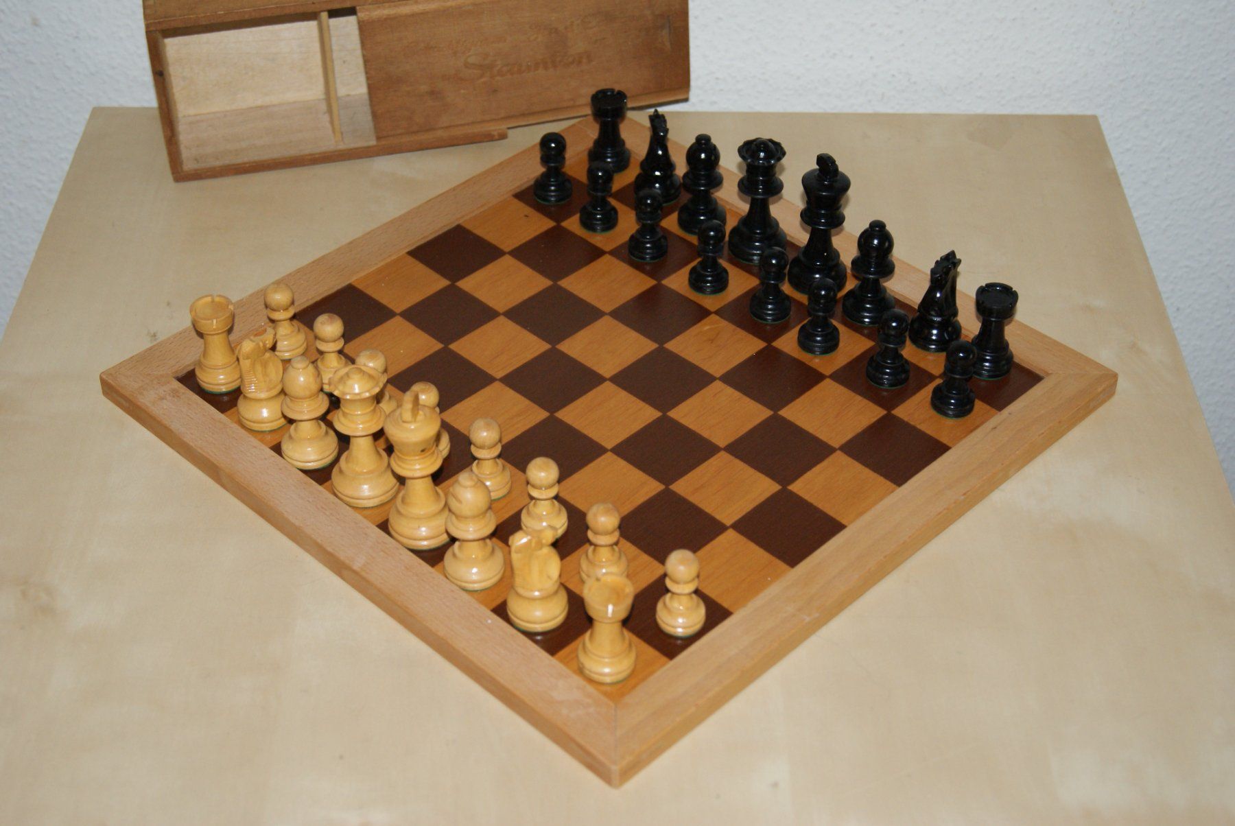Giochi: Schach mit Staunton Figuren – Usato da Zürich venduto da Widi1 1