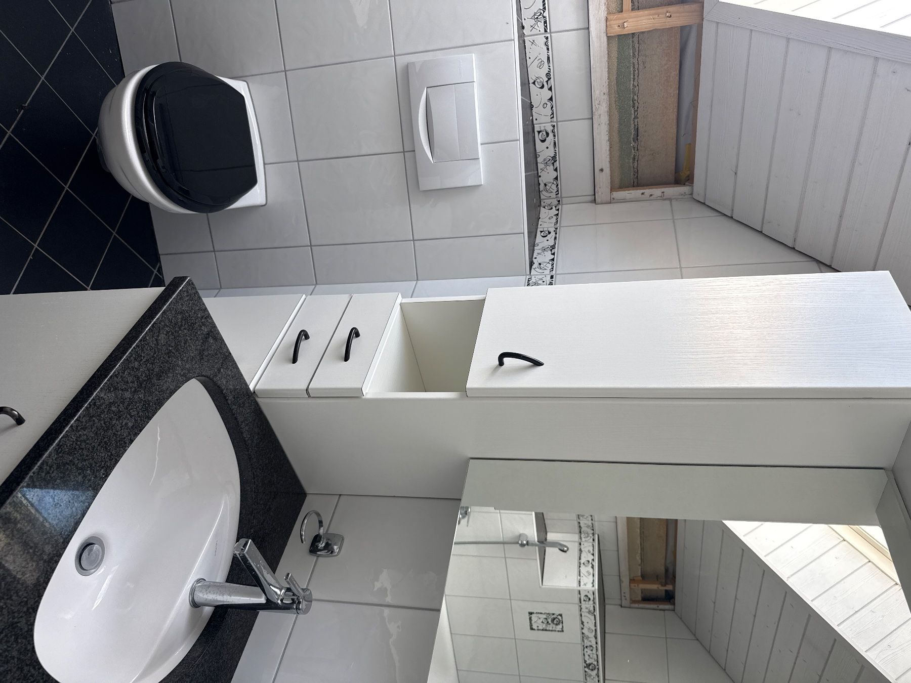 Spülbecken & Waschbecken: Doppelwaschtisch mit Granitabdeckung und Unterschrank – Gebraucht aus Olten von cel_6jhh 1