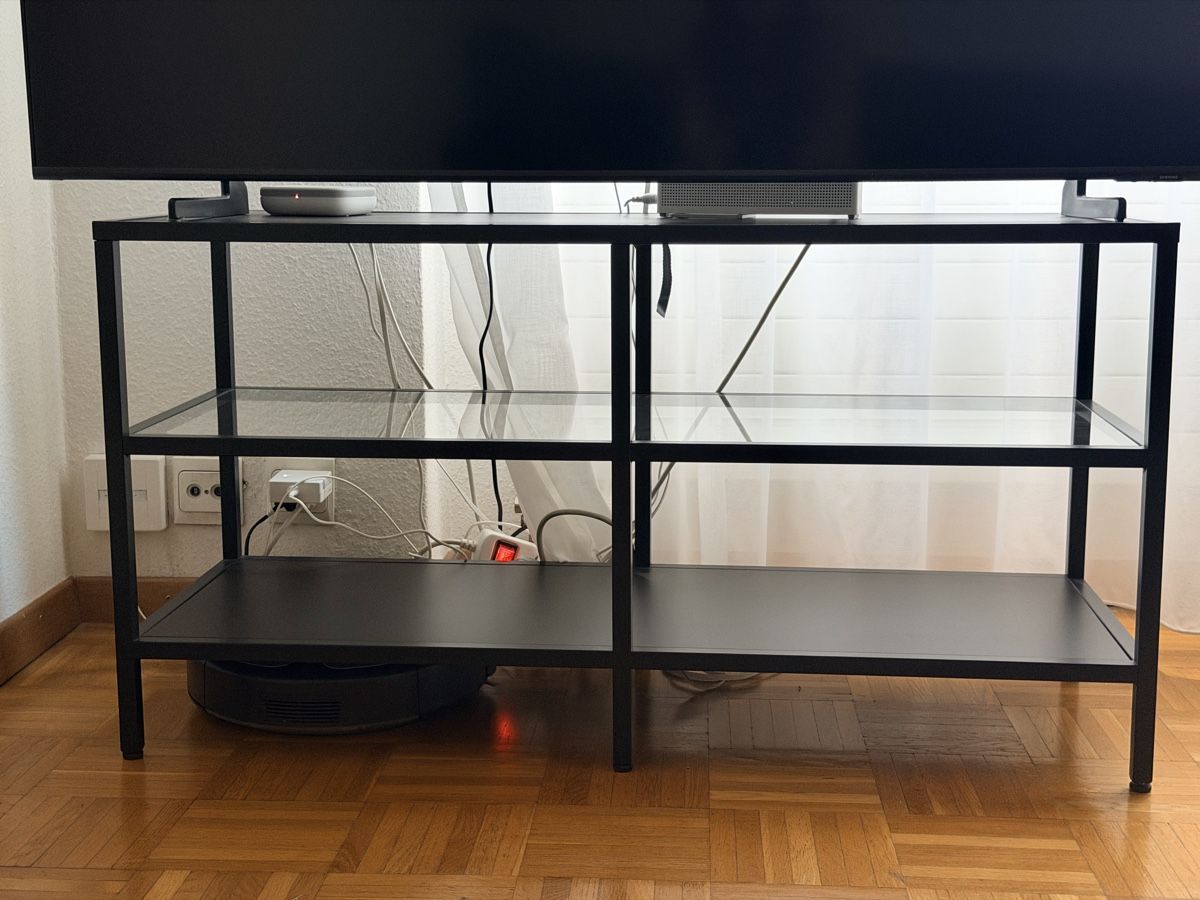 Ikea TV Möbel: Banc TV IKEA – Gebraucht aus Genève von ann_ml89