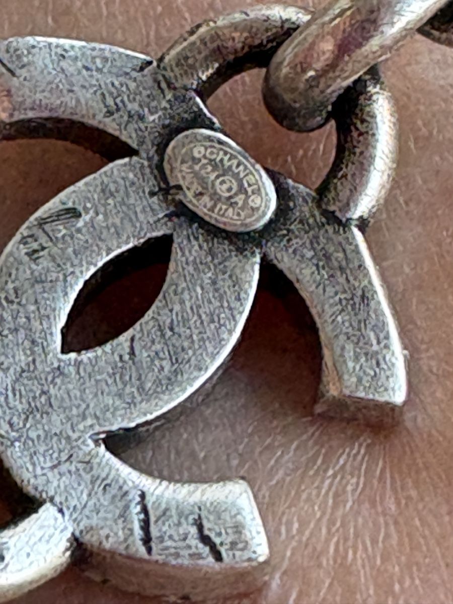 Chanel Ohrringe & -stecker: Chanel Hoop Earrings – Gebraucht aus Nyon von My_wardrobe 7