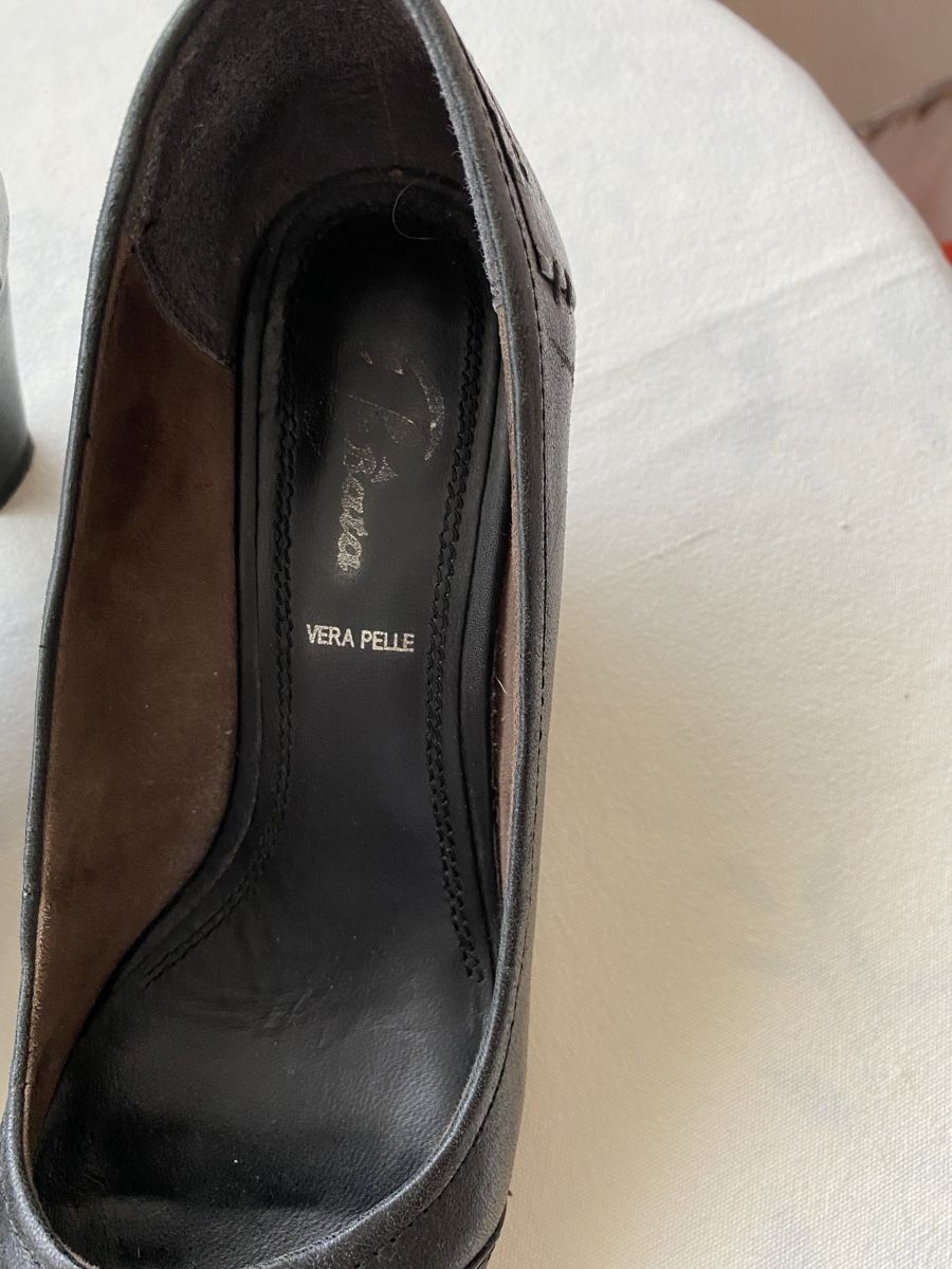 Scarpe da donna: Schwarze Pumps, echt Leder, Gr. 39, Absatz 7 cm – Nuovo (secondo la descrizione) da Lausanne venduto da Ulpet 3
