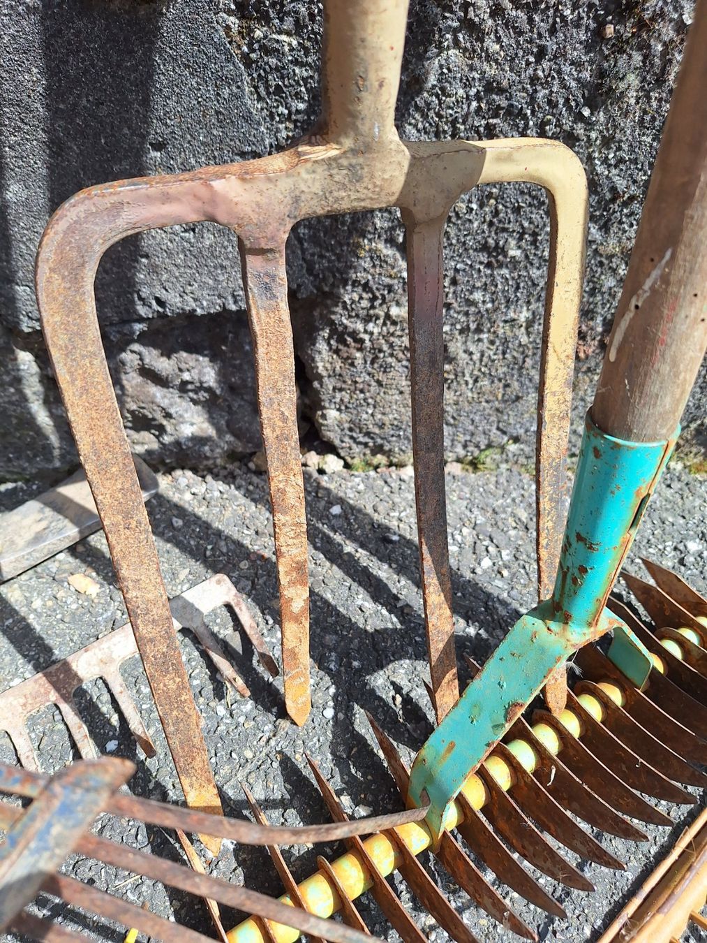 Tutti gli attrezzi: 14 TEILE GARTENWERKZEUG – Usato da Huttwil venduto da Kunterbuntli 5
