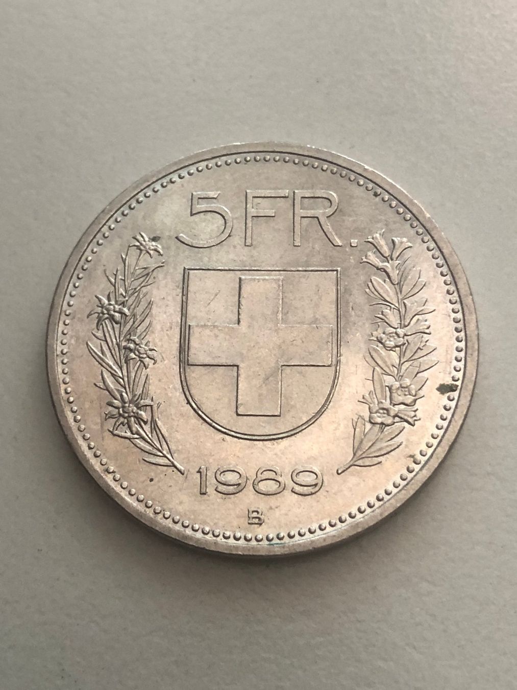 Tutti le monete: 5 Fr. 1989 mit vertiefter Randschrift – Usato da Schötz venduto da Odpa