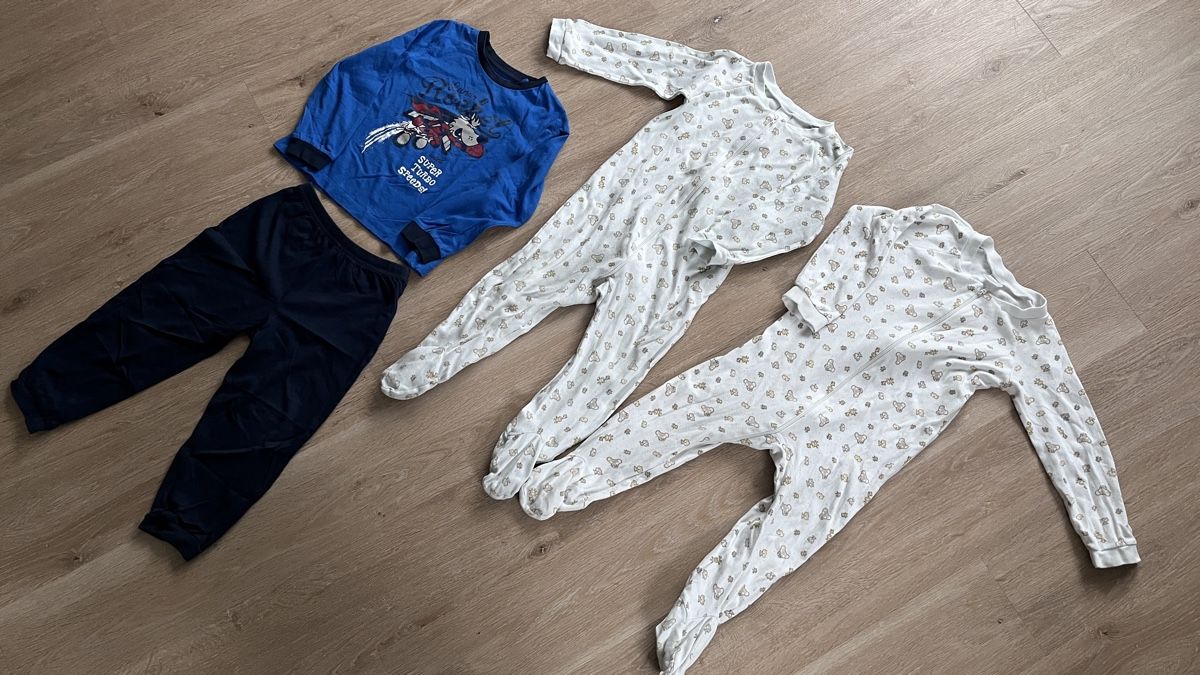 Pyjamas: 3 Pyjamas Gr. 98 – D'occasion à Sulz AG par Zissi31324
