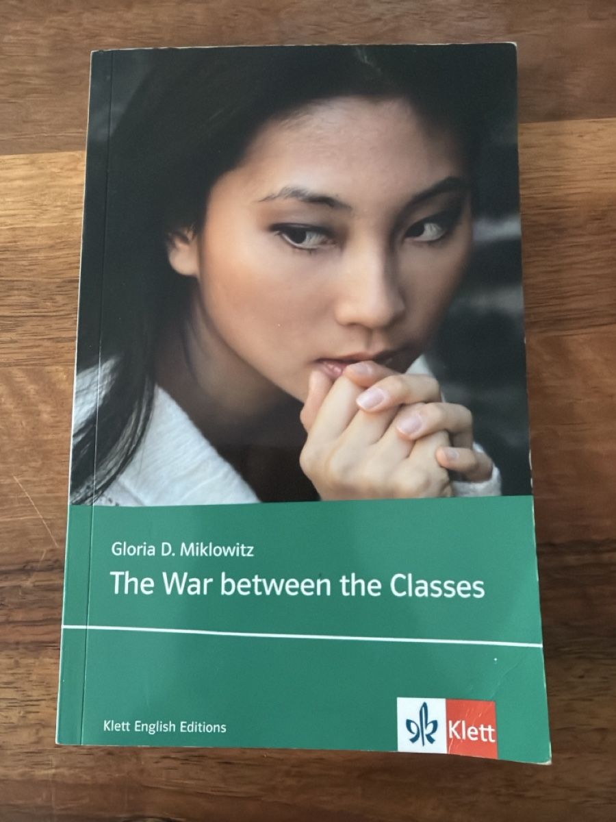 Libri: The War between the Classes - Buch – Usato da Wohlen AG venduto da Marcoon