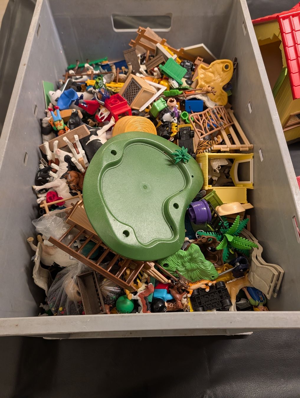 Playmobil Giocattoli: Playmobil / Bruder Bauerhof – Usato da Oberentfelden venduto da Bippo82 1
