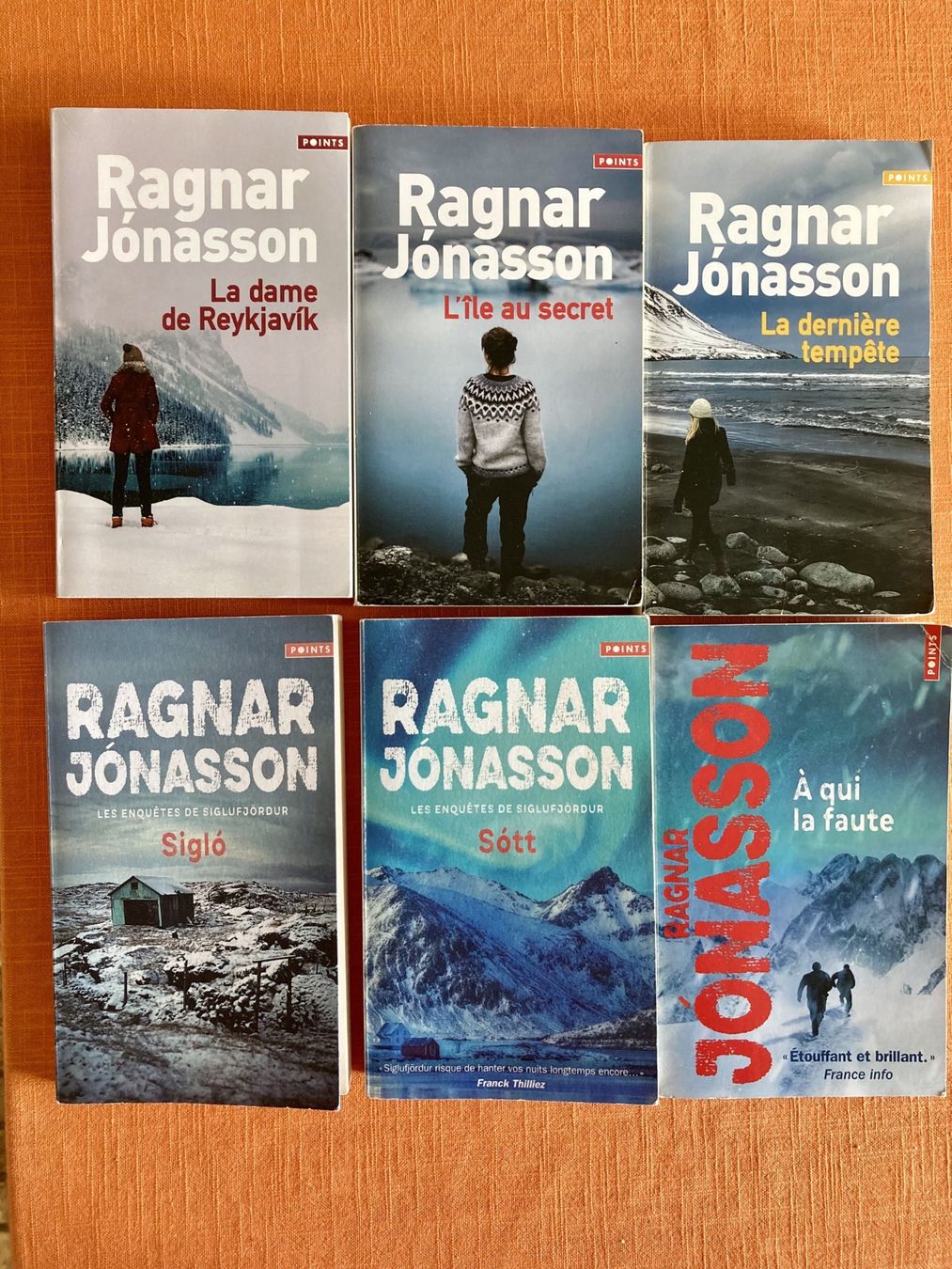 Bücher: Lot 6 livres de poche de Ragnar Jónasson (auteur islandais) – Gebraucht aus Neuchâtel von Rougesky