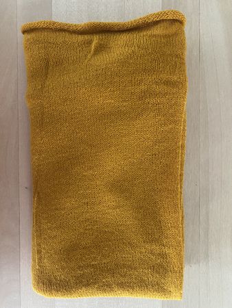 Senfgelber Strick Schal (Schlauchschal)