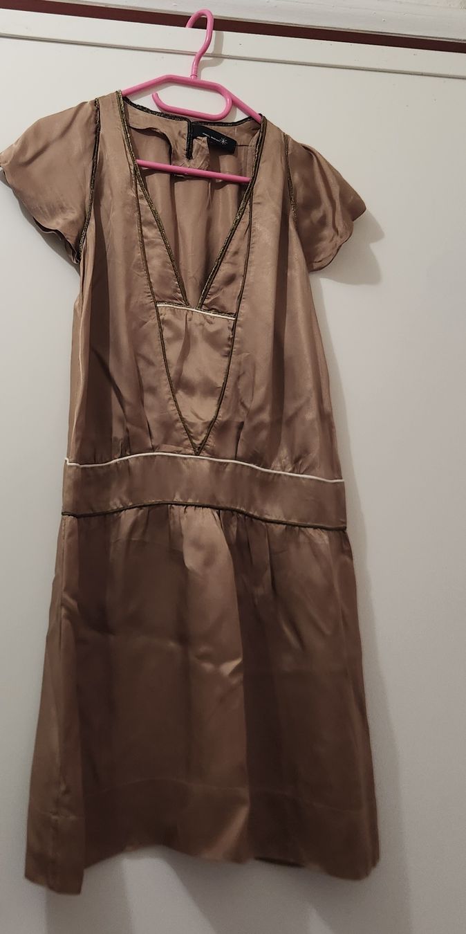 Isabel Marant Kleider: Robe Isabel Marant beige taille 36  – Gebraucht aus Niedergösgen von Eva2410