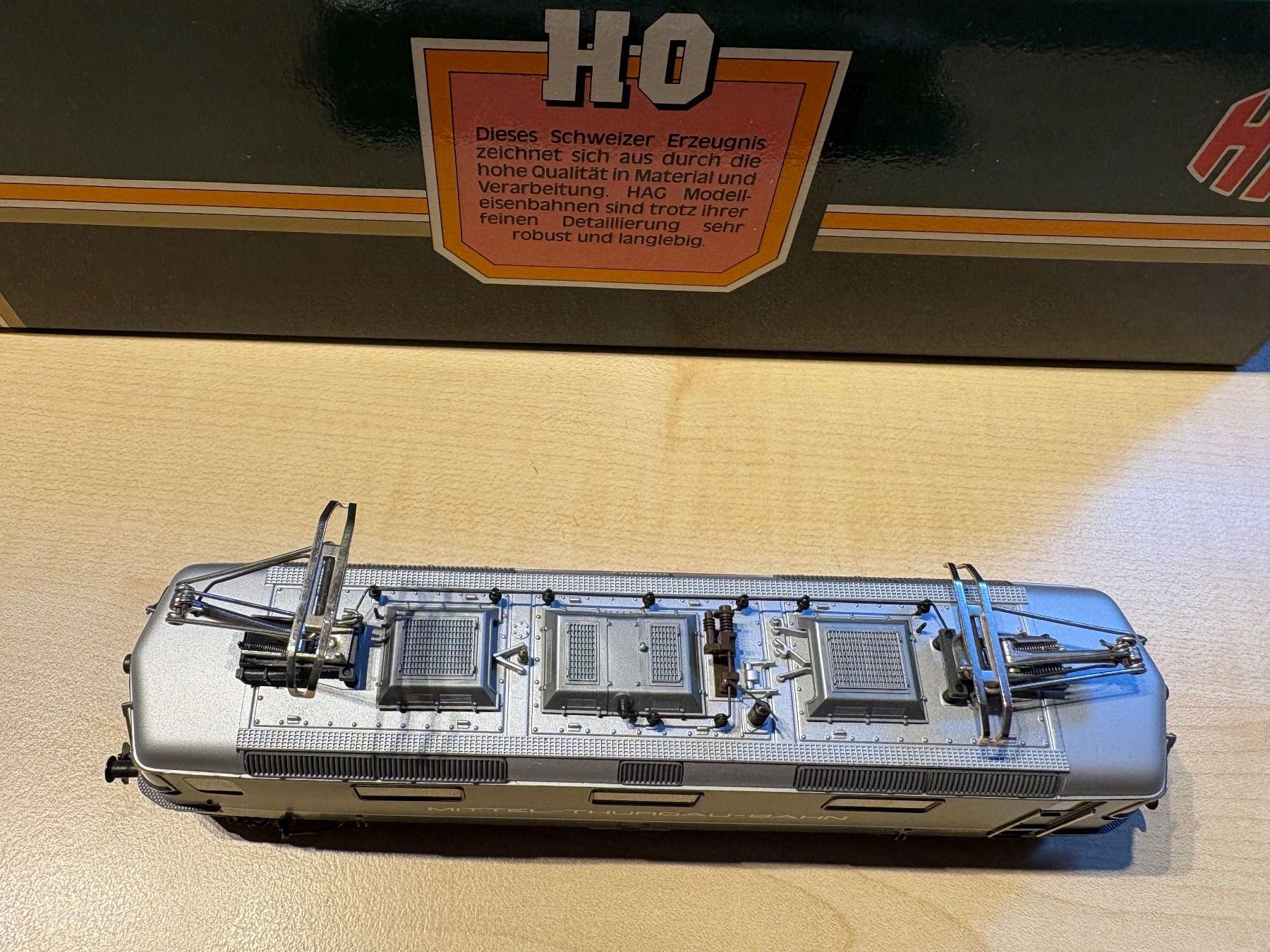 Hag Modelleisenbahnen: Hag 272 Re 4/4II MThB – Neu und originalverpackt aus Corcelles Payerne von Pierre66 2