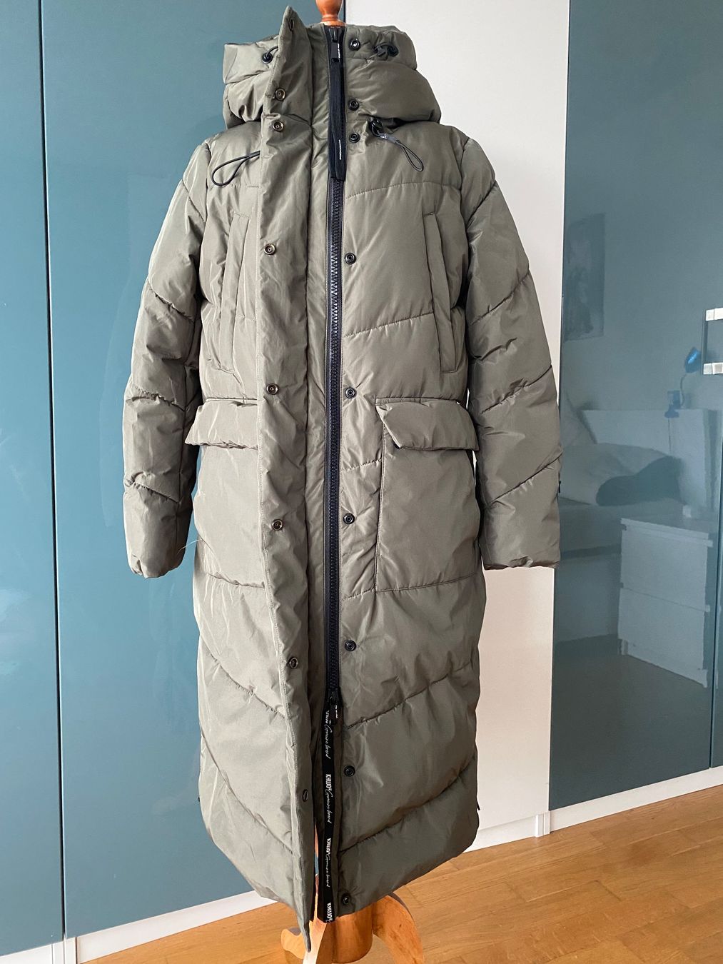 Khujo Mäntel: Khujo Wintermantel Größe L Olive – Gebraucht aus Duebendorf von Alexandertreyer 4