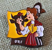B867 - Pin Kanton Uri Schweiz Tracht